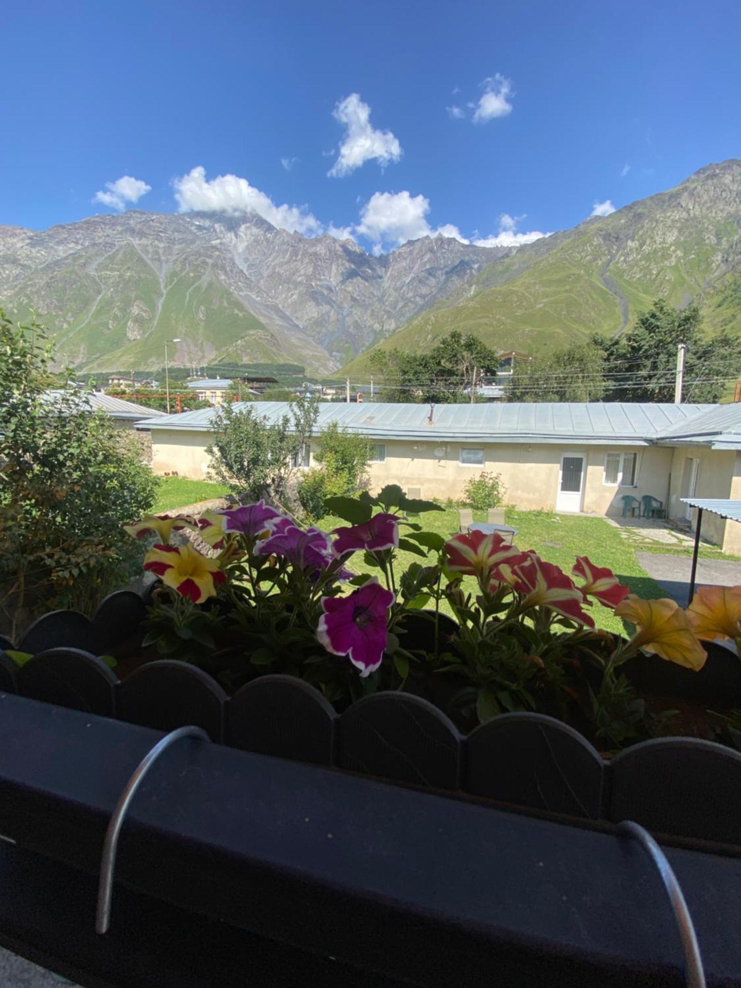 Hotel Elegant Kazbegi Exterior foto